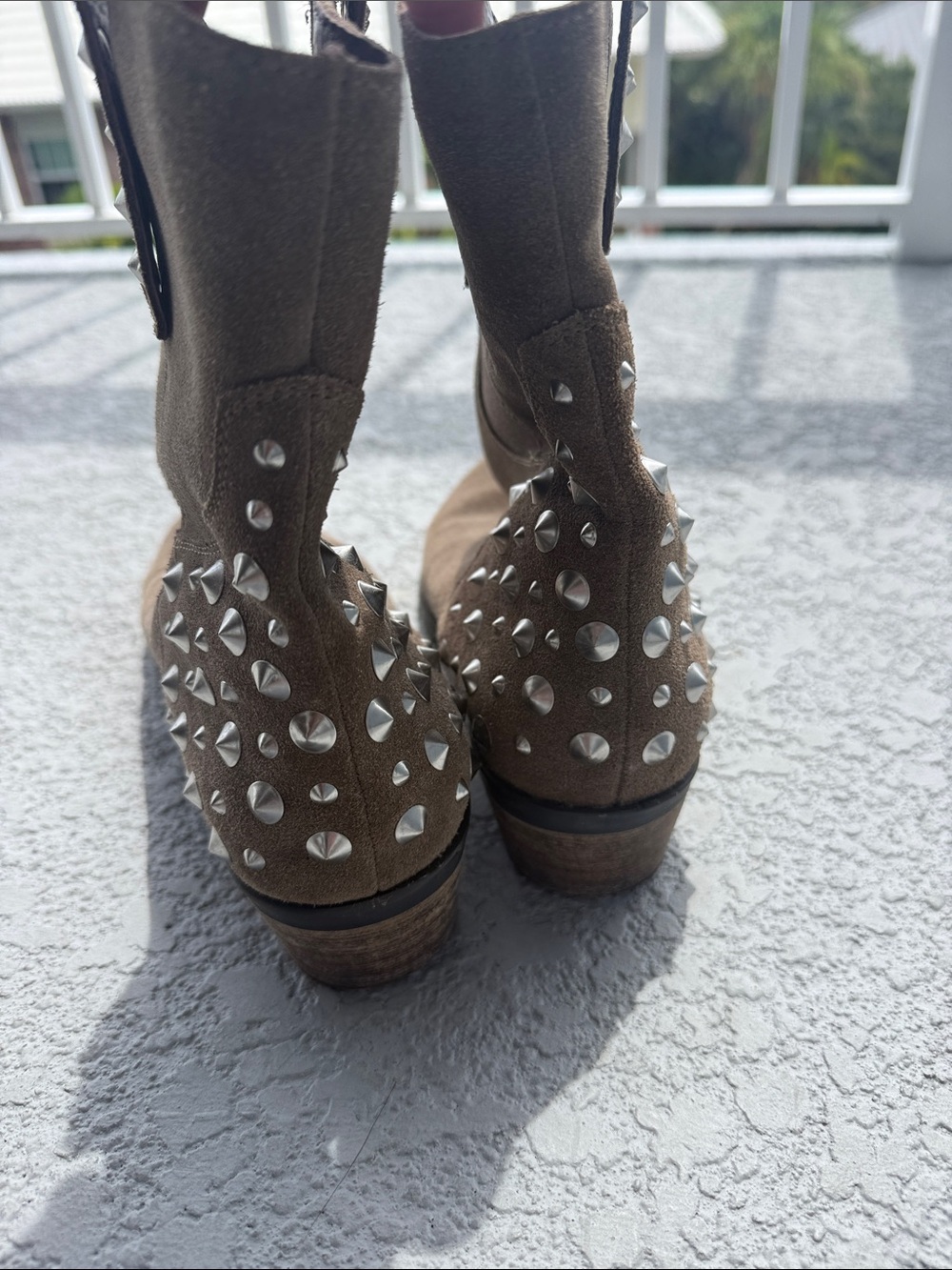 Taupe suede leather upper pull-on ankle cowboy booties with metal studs - Picture 4 of 5